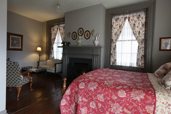 The Lafayette Inn & Restaurant image 9